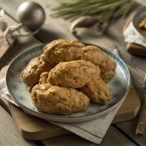 L’histoire des accras origine et leur place dans la gastronomie antillaise